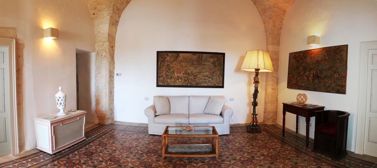 Palazzo Camarda B&B Ceglie Messapica Exterior foto